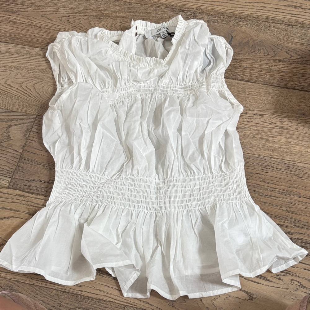 Joe Jeans White Ruffled Women's Top very stretchy fits more like a medium - Picture 3 of 5